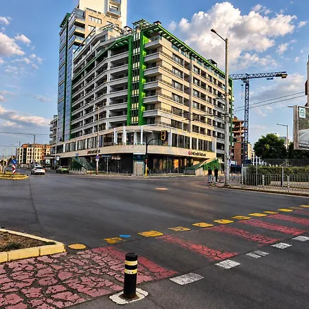 Atana Near Airport Apartmán