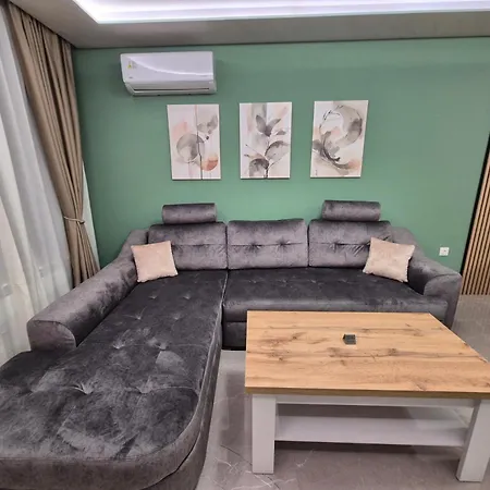 Atana Near Airport Apartament